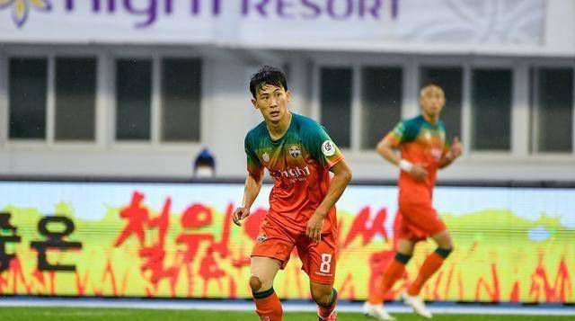 国米1-0领先博洛尼亚加时赛第21分钟，博洛尼亚的角球，利科扬尼斯开向后点，皮球在出底线前被勾了回来，别克马破门！